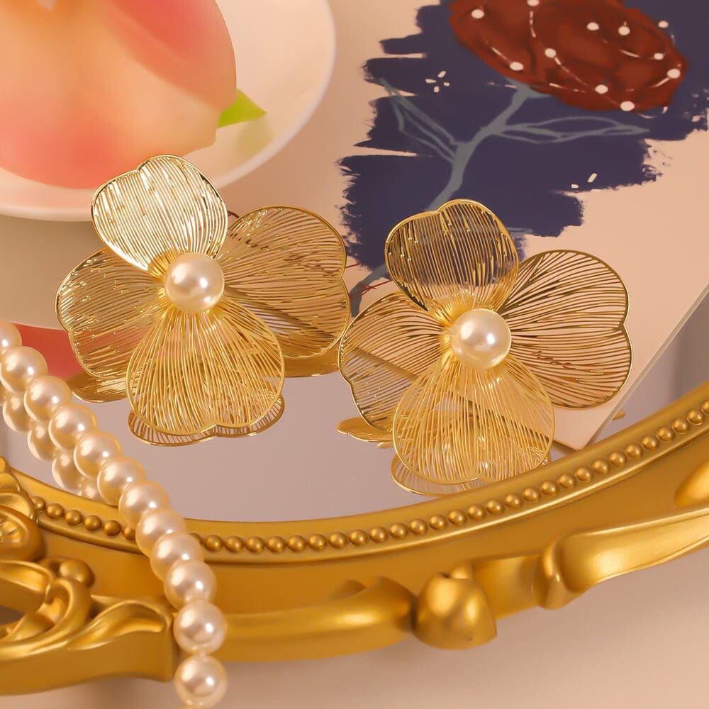Gold Flower Pearl Earring