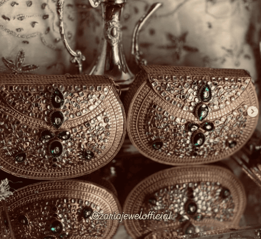 Emerald Stone Clutch Set